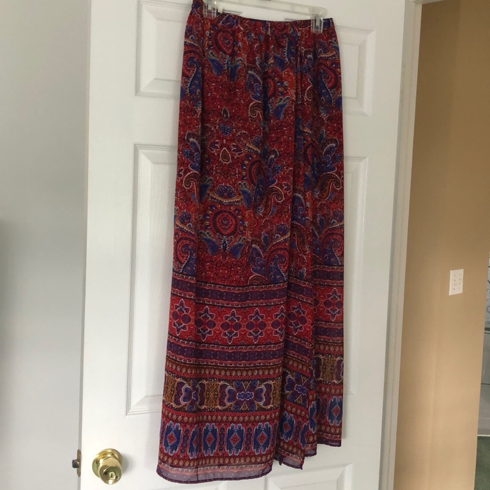 Maxi skirt with slip underneath